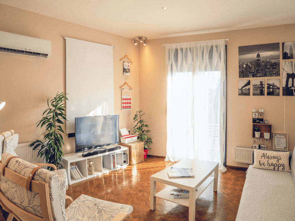 Airbnb Tips For Guests - Tricks To Get the Best Place - Price Negotiation - RatePunk