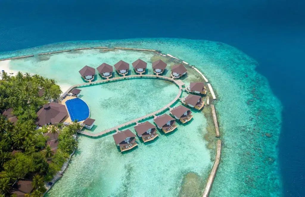 10 Wasserbungalow Malediven - Die Günstigsten 2023/2024 -Ellaidhoo Maldives by Cinnamon ratepunk