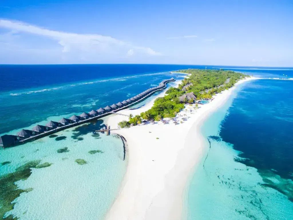 10 Wasserbungalow Malediven - Die Günstigsten 2023/2024 -Kuredu Island Resort & Spa  ratepunk