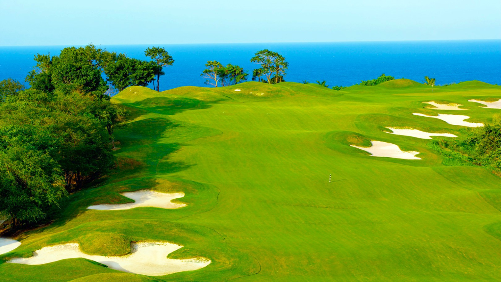 Montego bay golf course scenery  Ratepunk