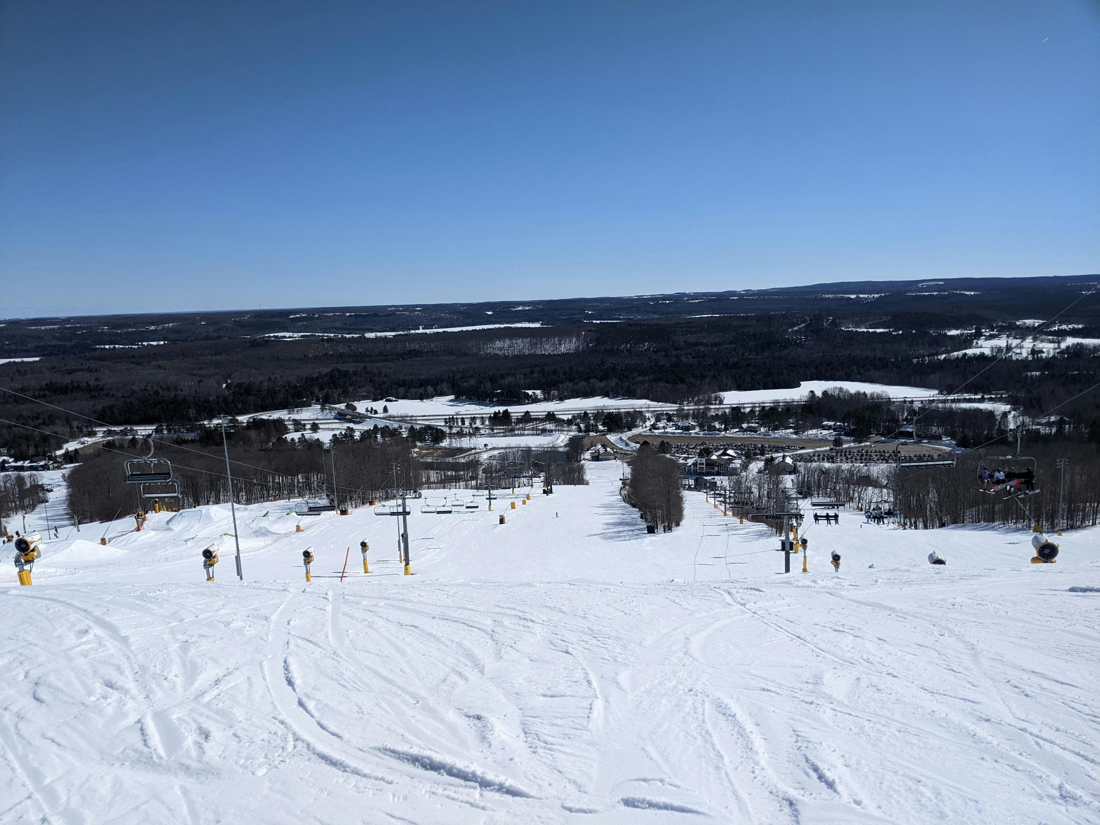 best ski resorts in Canada,  Mount St Louis Moonstone, ratepunk