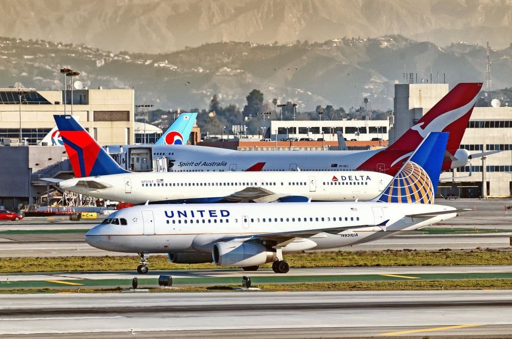 Delta vs. United: Weighing the Pros and Cons