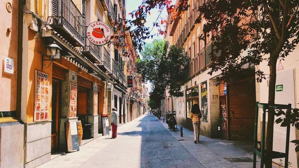Top Season & Best Days to Book Your Minneapolis to Madrid Flight