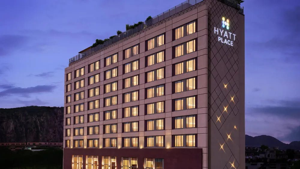 Marriott vs Hyatt: Which One Is Better? 