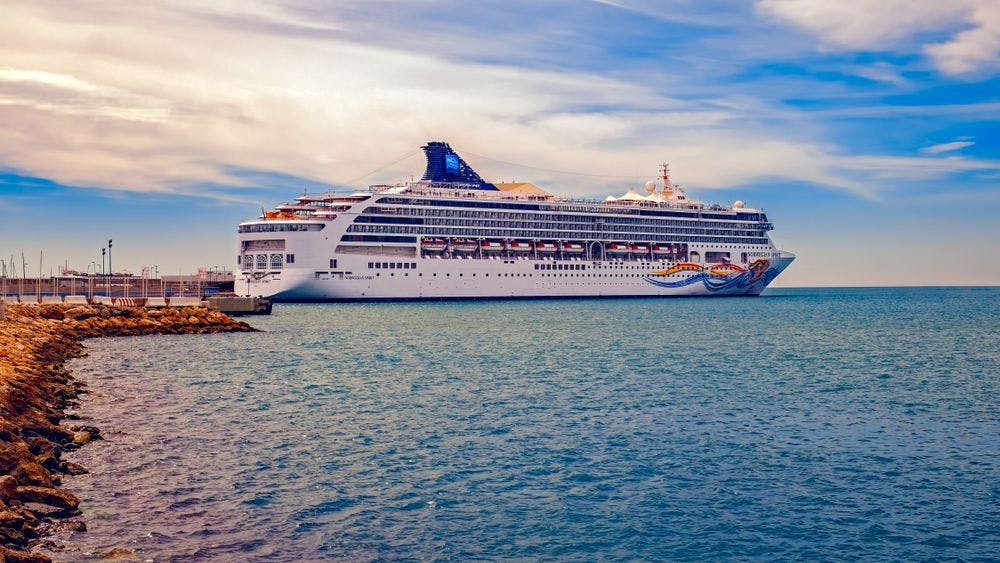 Norwegian Cruise Line vs. Royal Caribbean: A Traveler's Guide to Choosing