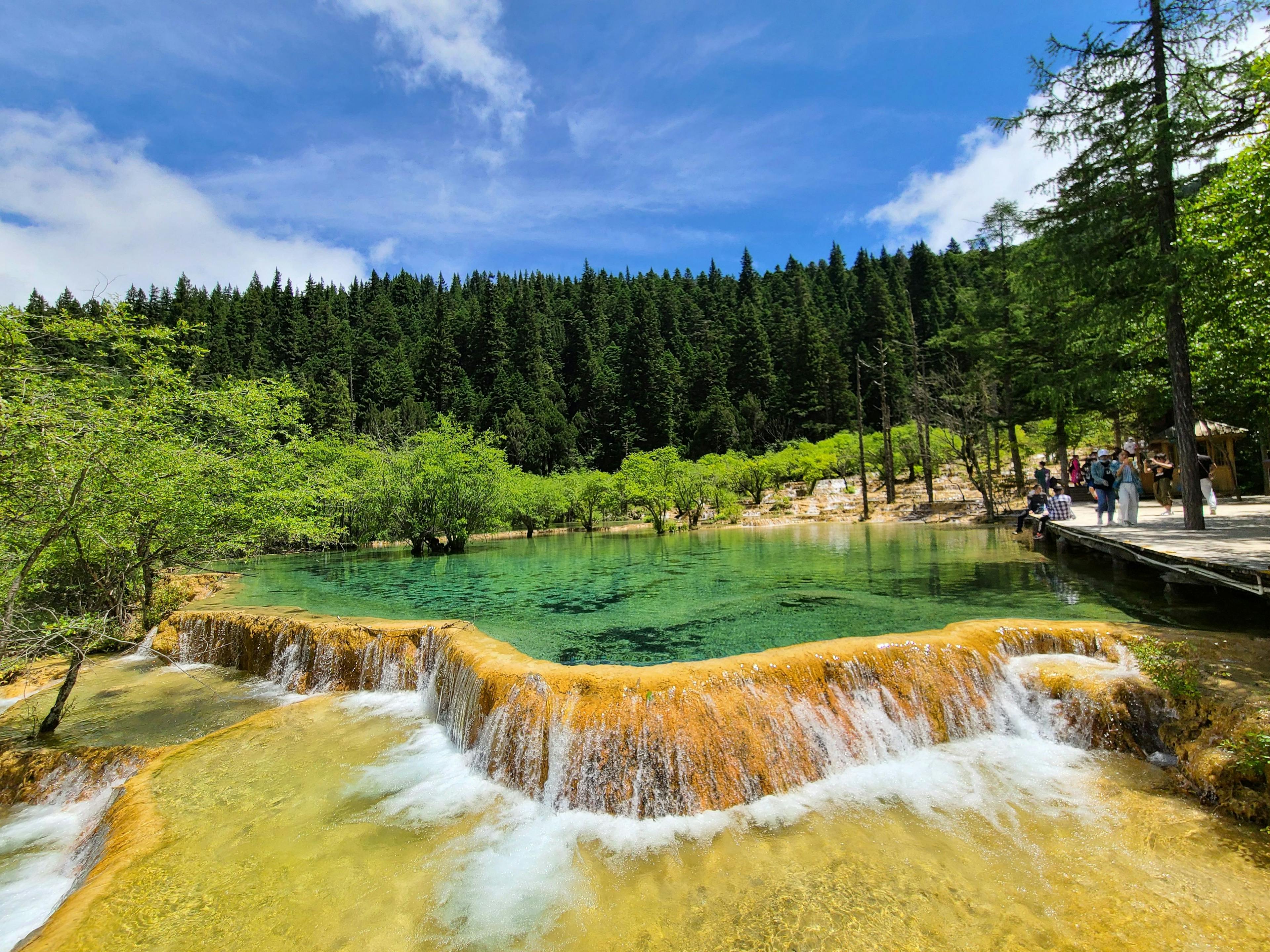 10 Places with the Bluest and Clearest Waters in the World - Jiuzhaigou Valley - ratepunk