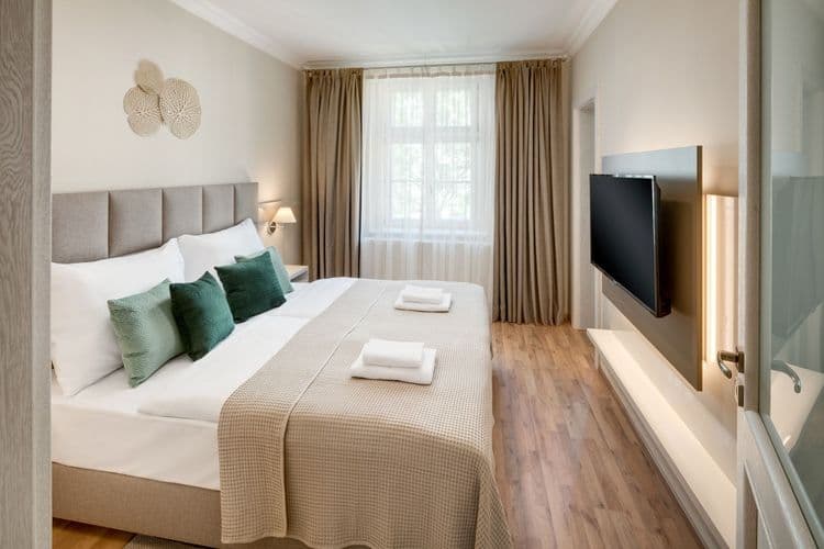 Louren Apartments Charles Bridge