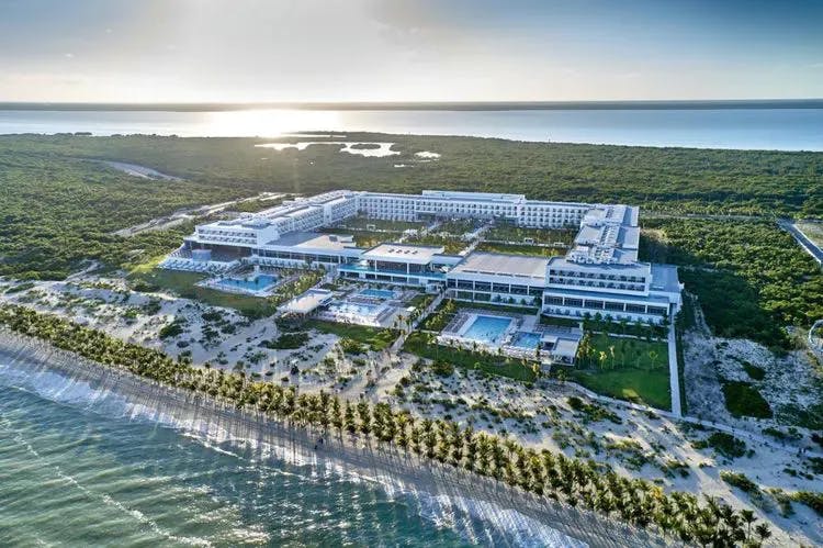 the above view of riu palace costa mujeres hotel in cancun, mexico