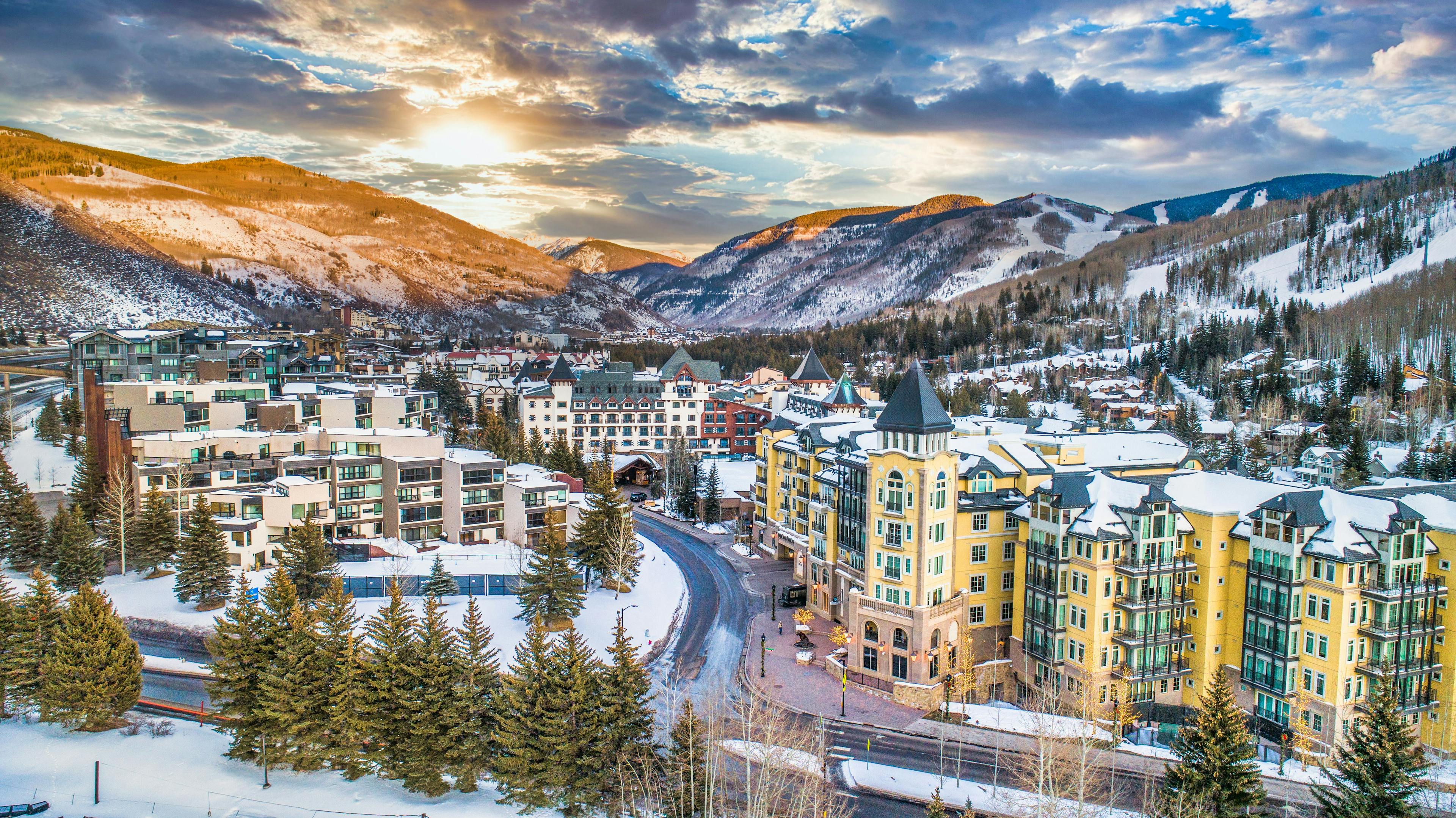 Best Ski Resorts for Beginners to Visit | RatePunk | Vail, Colorado – where the Rocky Mountains