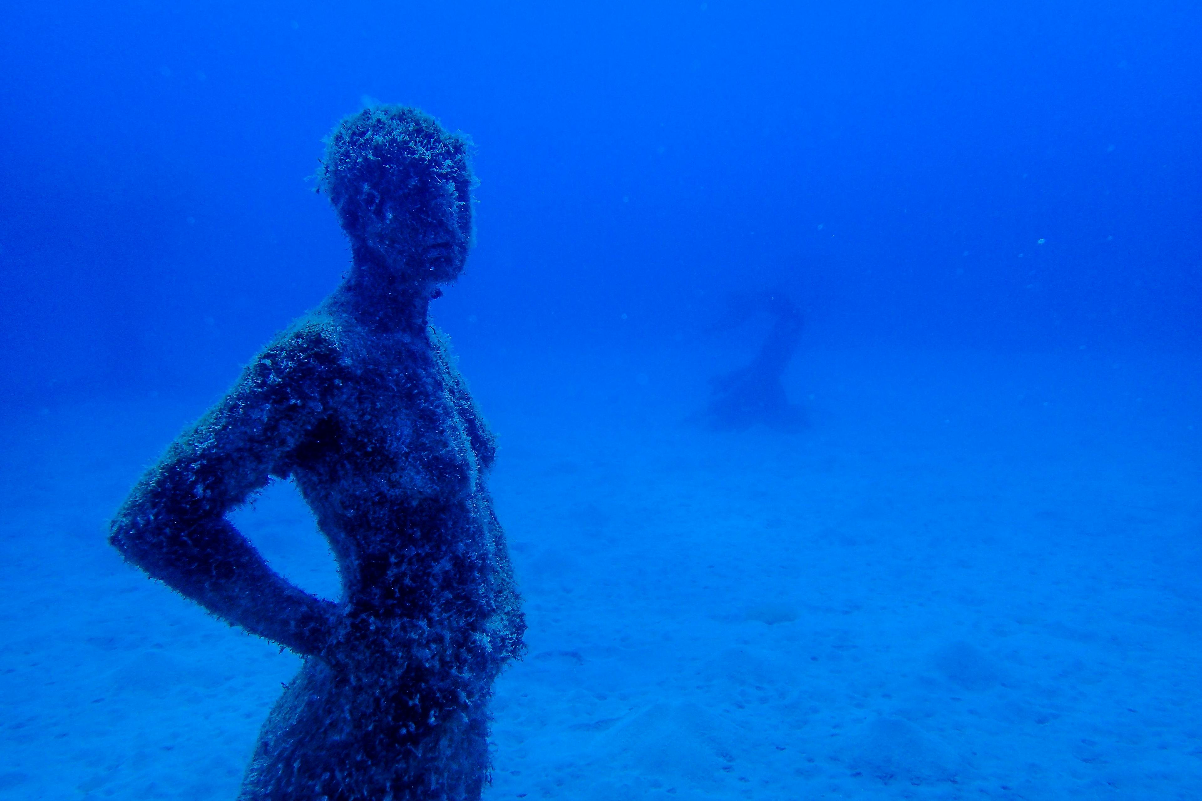 unusual things to do in Lanzarote - visit underwater Museo Atlantico - ratepunk