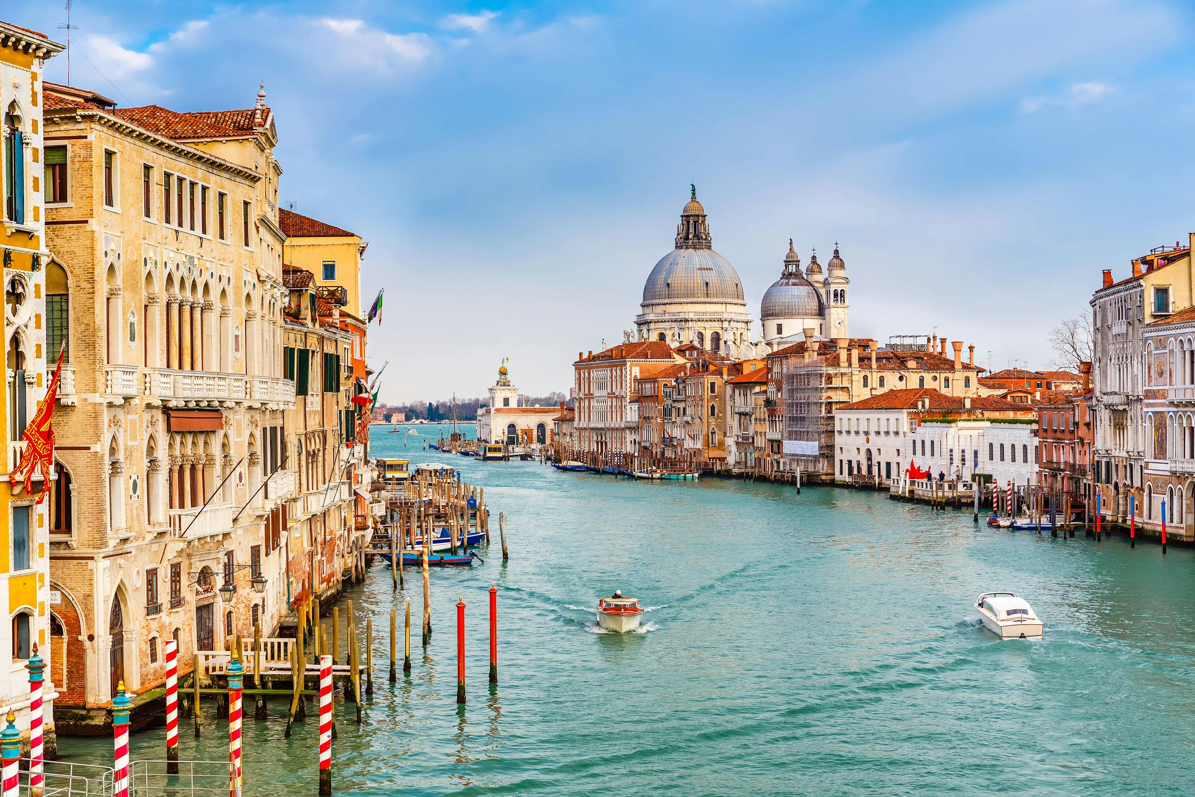 Grand Canal - the most instagrammable places in Venice RatePunk
