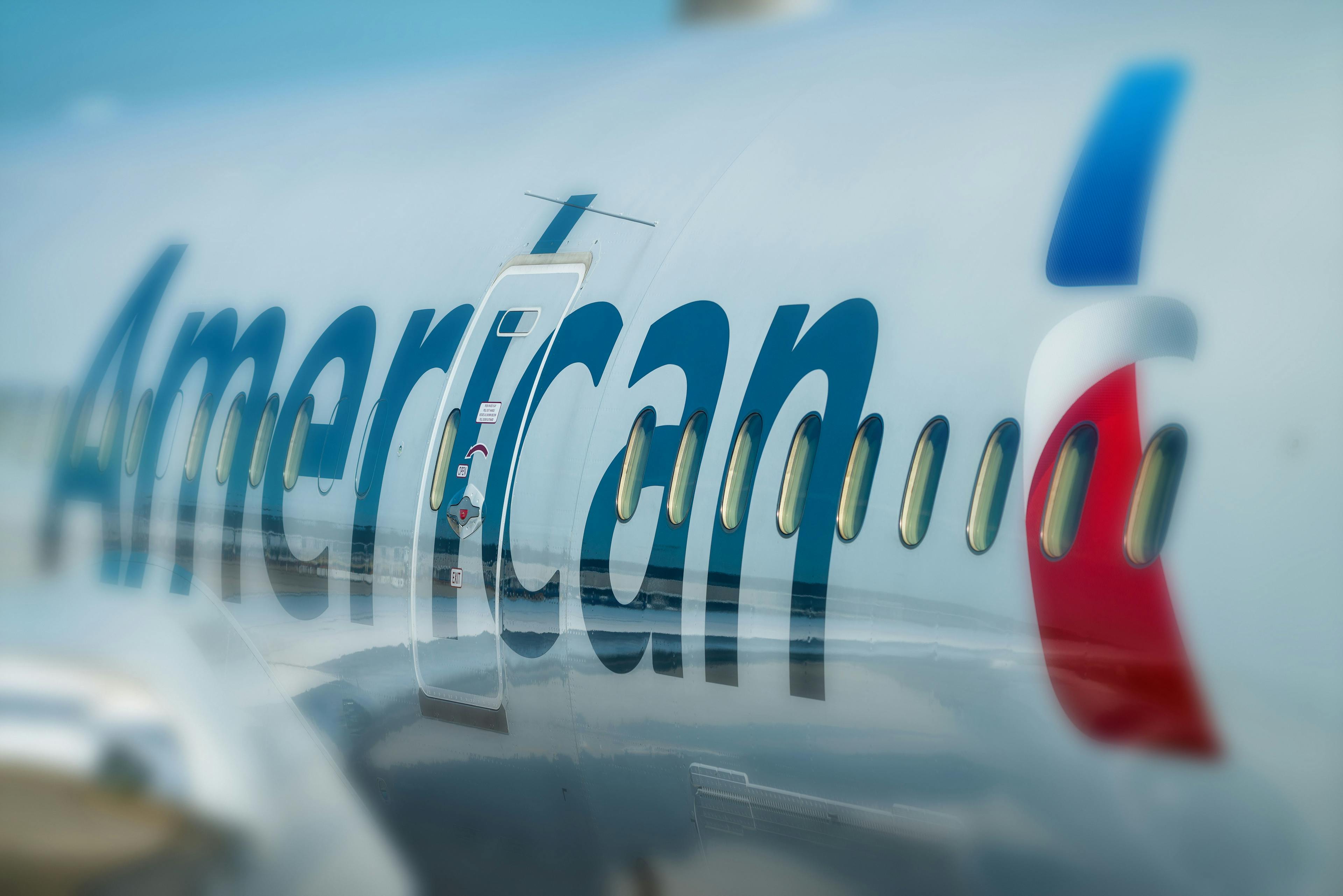 JetBlue vs. American Airlines: Pros & Cons - publics favorite